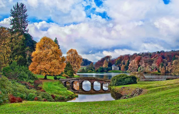Картинка осень, небо, облака, деревья, мост, пруд, парк, Англия