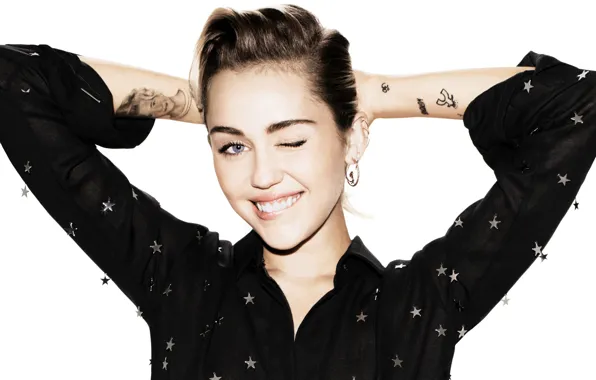 Макияж, актриса, тату, прическа, наряд, белый фон, певица, Miley Cyrus