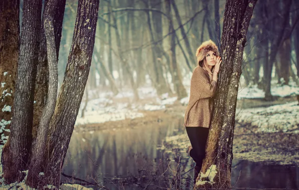 Картинка лес, деревья, река, зима. девушка