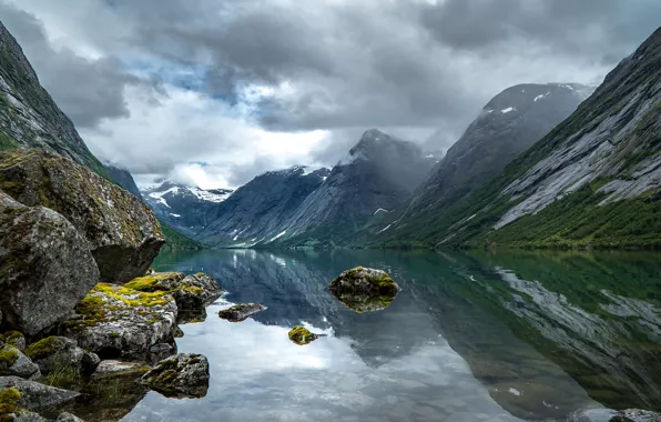 Mountains, lake, moss