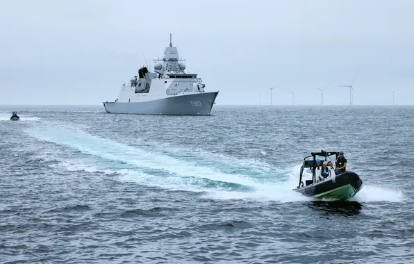 Нидерланды, учения, HNLMS Tromp, фрегат УРО