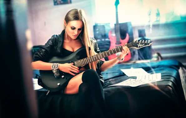 Девушка, игра, гитара