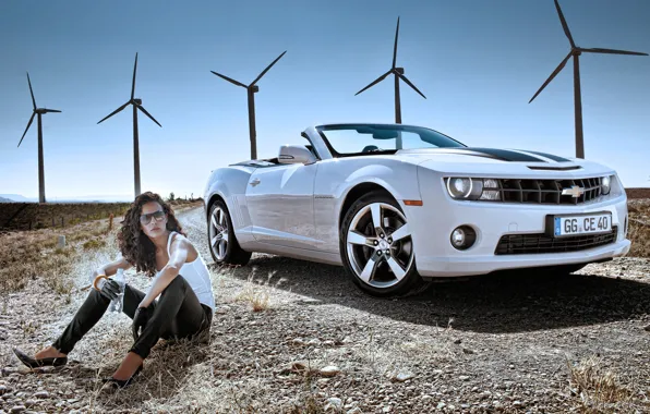 Девушка, Дорога, ветряки, 2011, Chevrolet Camaro Convertible