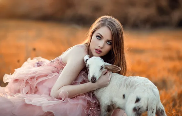 Картинка girl, model, beauty, portrait, goat, lamb, photo by Alessandro di Cicco