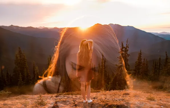 Картинка девушка, солнце, закат, горы, Isaac Gautschi