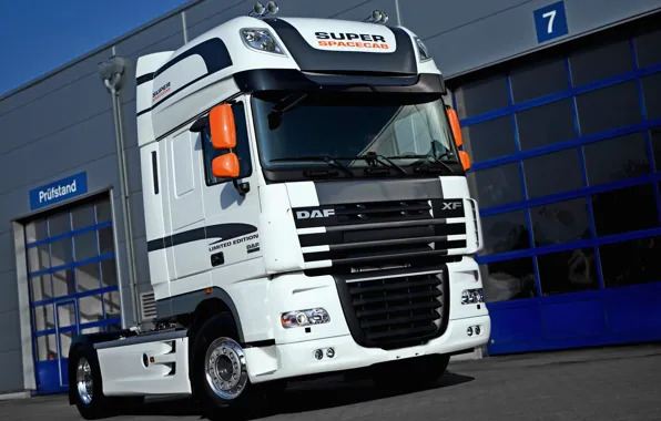 Картинка белый, DAF, седельный тягач, Limited Edition, ДАФ, 4x2, Super Space Cab, DAF XF105.460 FT