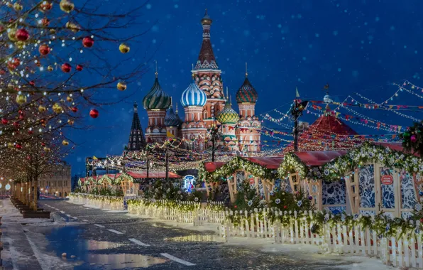 Картинка зима, шарики, снег, деревья, шары, Москва, собор, Новый год