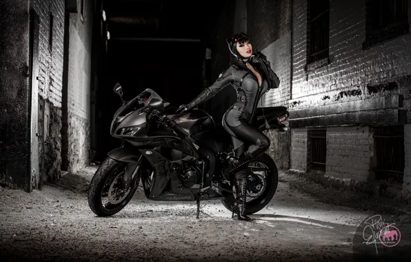 Кошка, девушка, двор, костюм, мотоцикл, cosplay, Catwoman