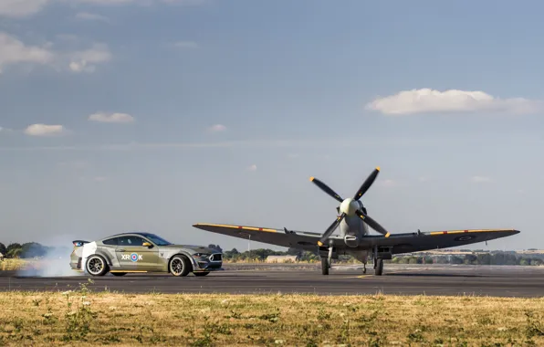 Картинка Ford, Винт, 2018, Supermarine Spitfire, RAF, ВПП, Королевские ВВС, Mustang GT