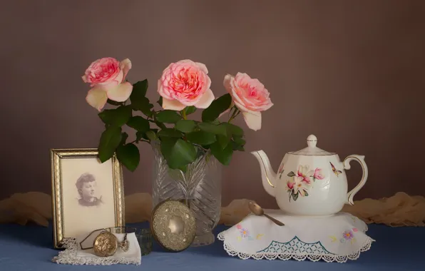 Картинка цветы, ретро, часы, портрет, розы, чайник, натюрморт
