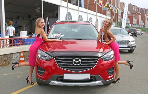 Взгляд, Девушки, Mazda, улыбки, красивые девушки, красный авто, позируют над машиной