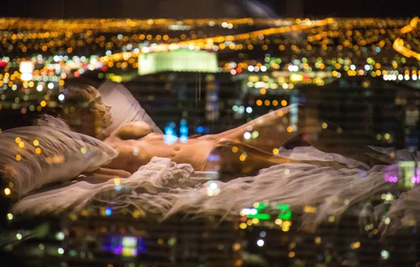 Nude, Naked, Sara Underwood, Reflecting