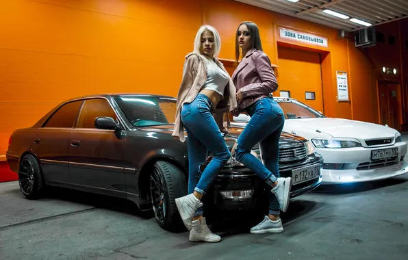 Car, girl, beautiful, model, jeans, sweet, blonde, brown-haired