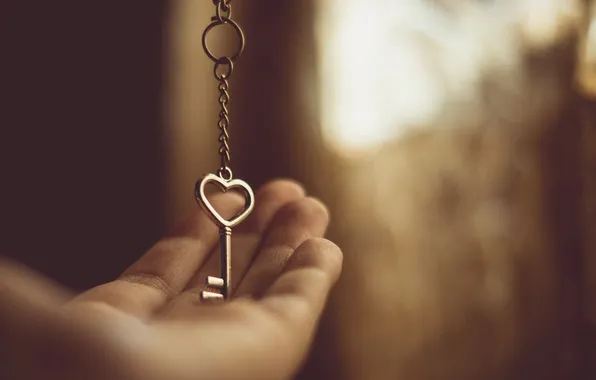 Картинка сердце, ключ, ладонь