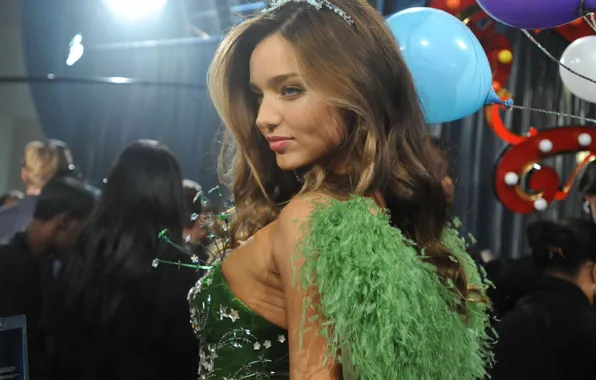 Модель, брюнетка, шоу, мода, Miranda Kerr, Victoria's Secret, кулуары