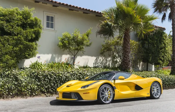 Дом, пальмы, куст, Желтый, Ferrari, Ферари, колёса, LaFerrari Aperta