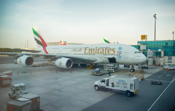 Картинка самолет, гигант, перед, Дубай, реактивный, Emirates, ОАЭ, боке