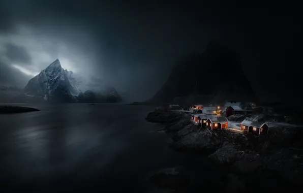 Картинка свет, горы, ночь, тучи, Норвегия, посёлок