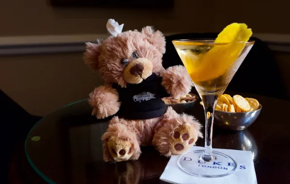 Картинка стол, игрушка, бокал, медведь, мишка, коктейль, напиток, тедди