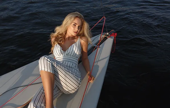 Картинка sea, water, model, women, blonde, boat, hips, women outdoors