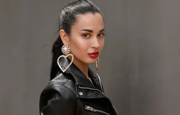 Ponytail, model, Aria, red lips, gorgeous, photoshoot, beautiful face, tanned babe