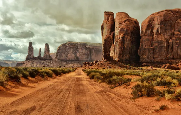Дорога, песок, облака, скалы, Аризона, США, кусты, Arizona