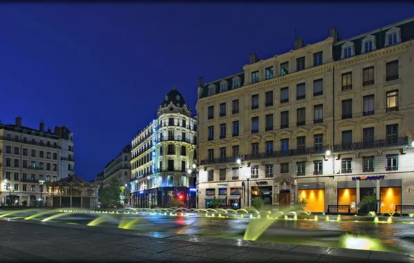 Картинка ночь, огни, Франция, дома, площадь, фонари, фонтаны, Lyon