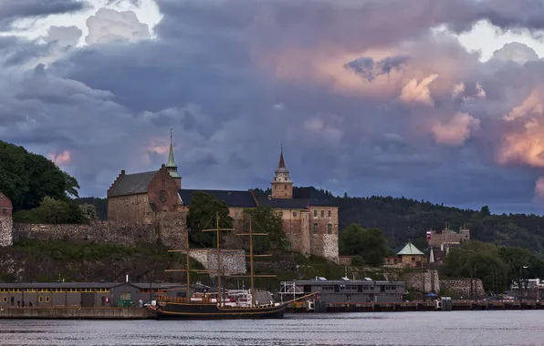 Картинка облака, тучи, вечер, Замок, Норвегия, Осло, Akershus (Festning)