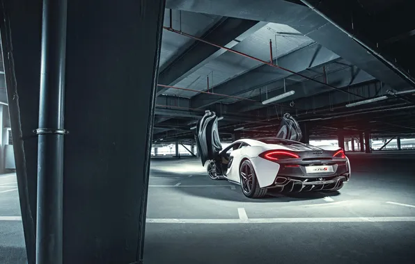 Картинка McLaren, White, Parking, Supercar, Rear, 2015, Doors, 570S