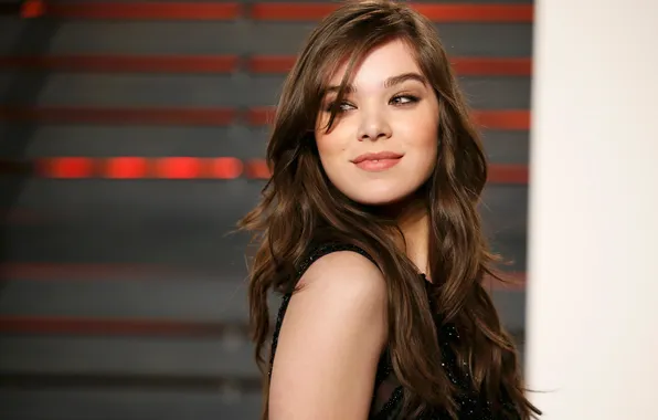 Улыбка, портрет, актриса, шатенка, красотка, боке, Hailee Steinfeld, Хейли Стейнфилд