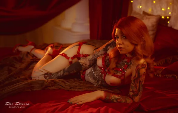 Грудь, девушка, поза, тату, постель, рыжая, рыжеволосая, Vera Faith