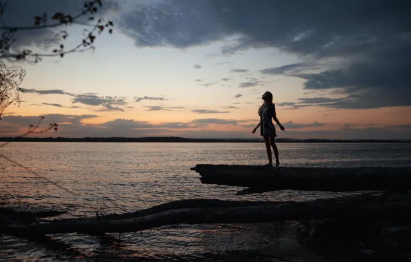 Картинка girl, twilight, long hair, photo, sunset, wood, photographer, lake