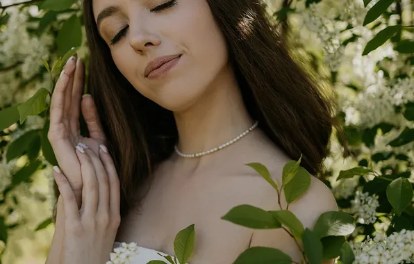 Полина, цветущие яблони, Ирина Кириллова