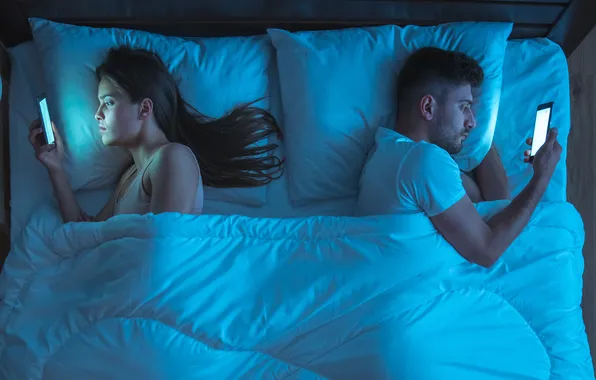Couple, cell phone, distancing, modern life