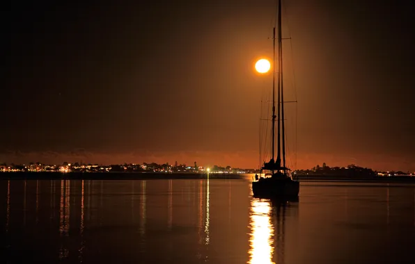 Картинка небо, ночь, огни, озеро, лодка, яхта, Луна