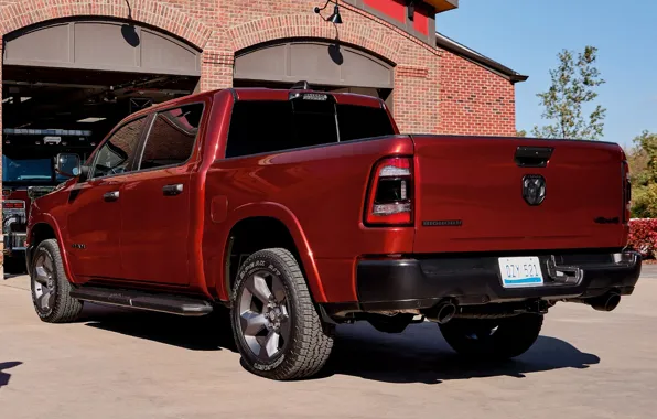 Пикап, Crew Cab, Ram 1500, 2022, Big Horn, Built to Serve Edition, экстрьер