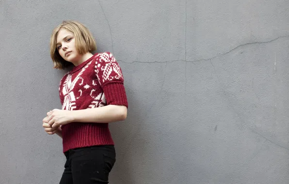 Стена, свитер, Chloë Moretz, Хлоя Морец