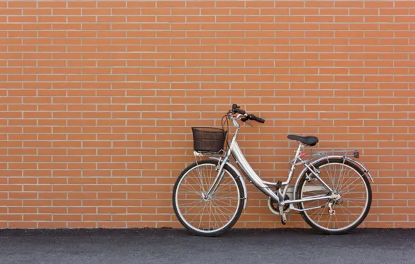 Картинка велосипед, стена, настроение, отдых, серебристый, стоянка, спереди, bike