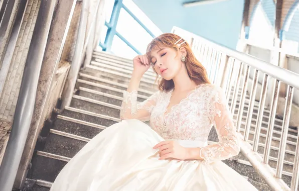 Картинка девушка, стиль, платье, лестница, азиатка, сидит, закрытые глаза