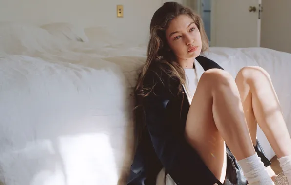 Взгляд, девушка, поза, комната, модель, кровать, Vogue, Gigi Hadid