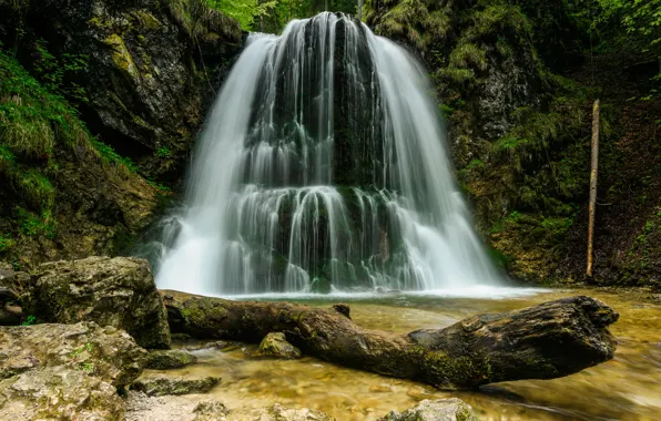 Зелень, вода, пейзаж, природа, камни, скалы, растительность, водопад