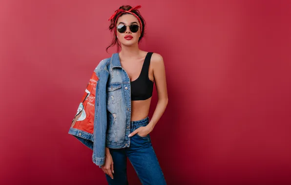 Girl, attractive, standing, tanned, outfit, casual