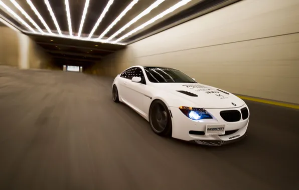 Картинка белый, бмв, скорость, BMW, тоннель, white