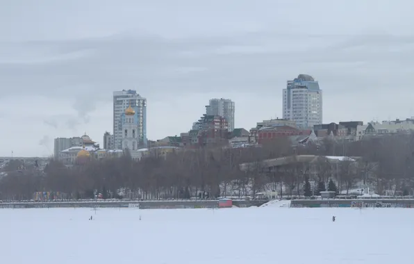 Картинка небо, снег, река, здания, дома, весна, Россия, архитектура