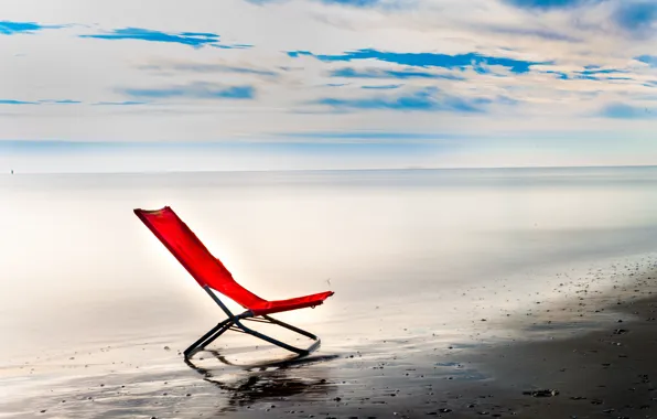 Море, небо, кресло