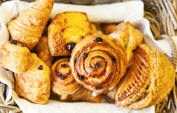 Выпечка, булочки, круассаны