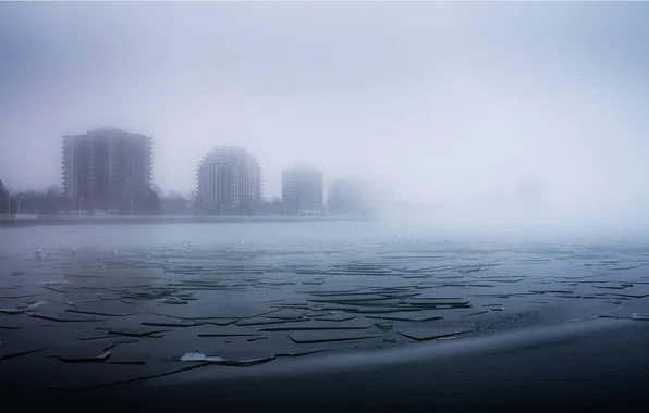 Картинка город, туман, река, дома
