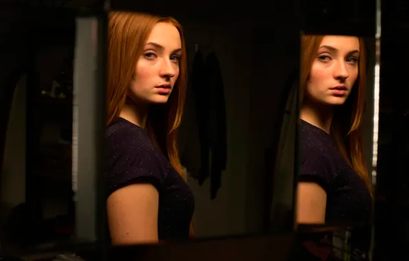 Sophie Turner, Глаза панды, Another Me