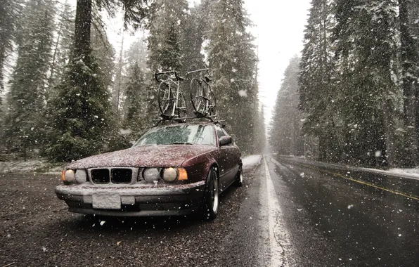 Картинка дорога, снег, велосипед, бмв, скорость, грязь, классика, 525i