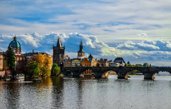 Картинка облака, мост, река, дома, Прага, Чехия, набережная